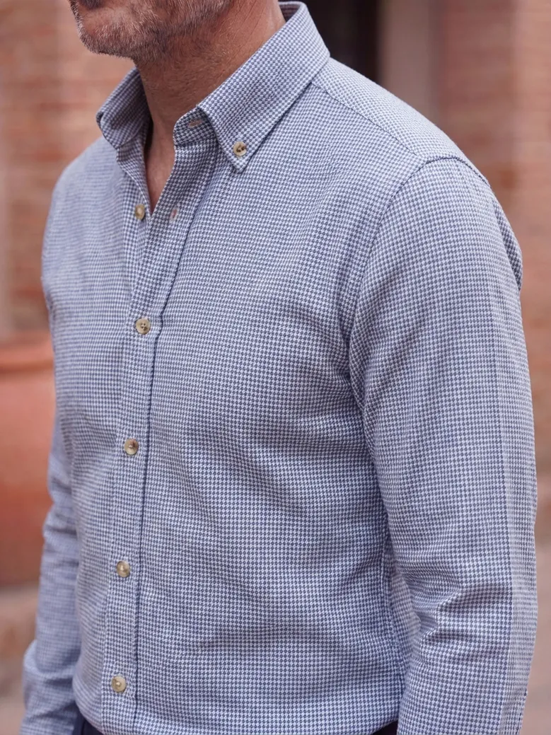 Easy-iron plain white poplin shirt