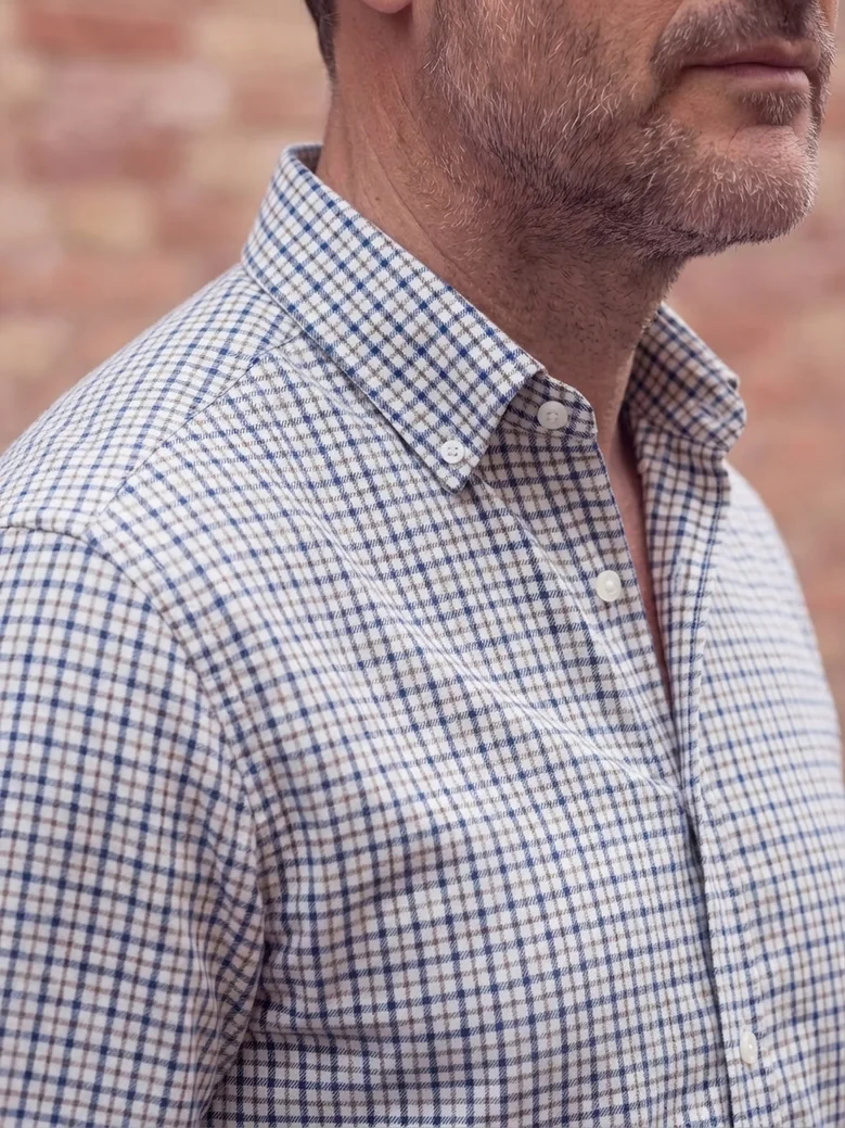 Easy-iron plain white poplin shirt